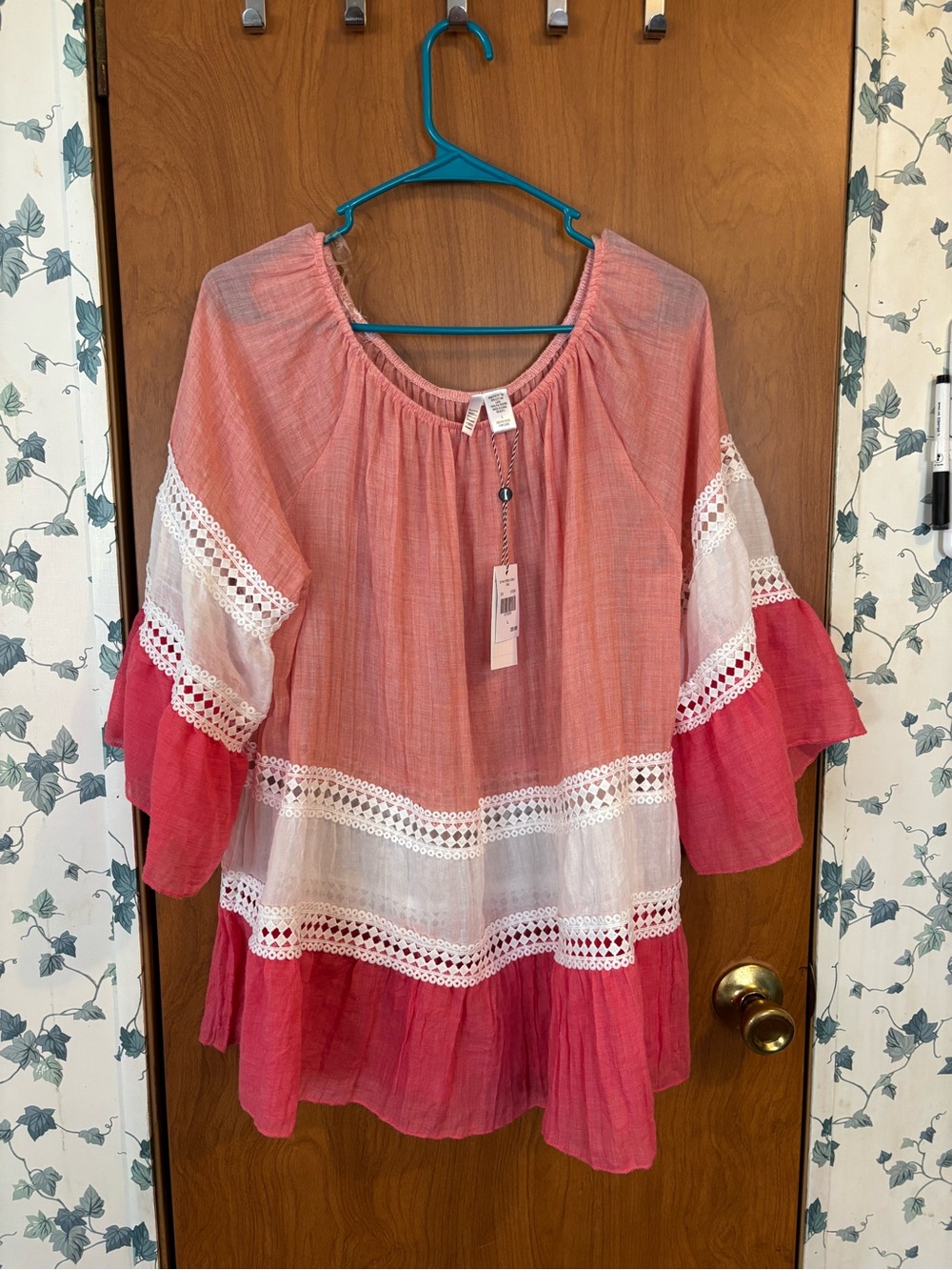 Kaktus Boho Pink Colorblock Peasant Top with Lace Trim